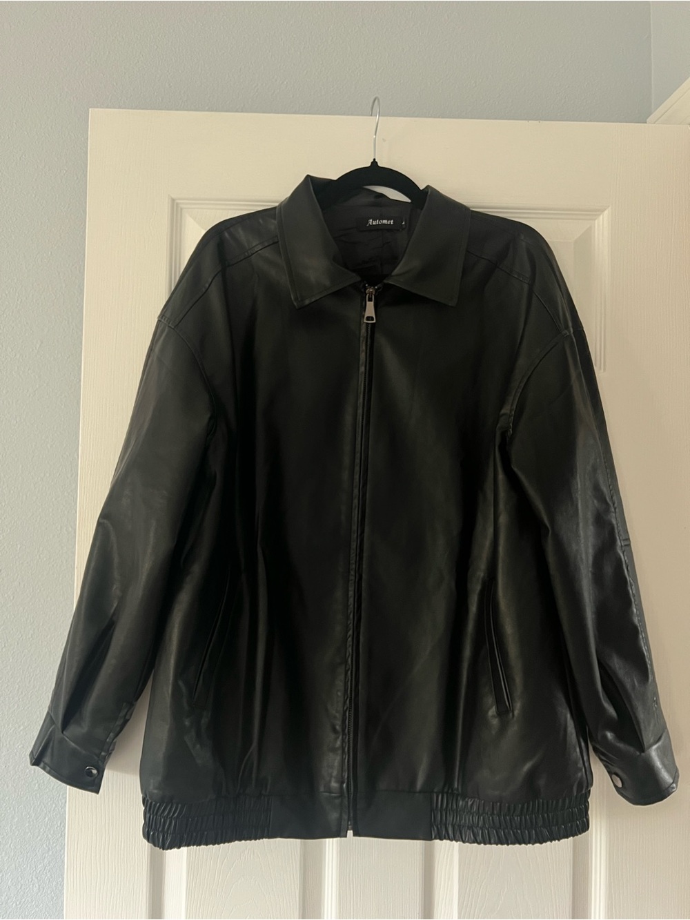 Black Leather Zip-Front Jacket - Classic Collar 90’s Model off duty style